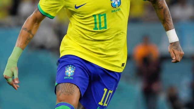 Neymar Makes Waves as He Retur
